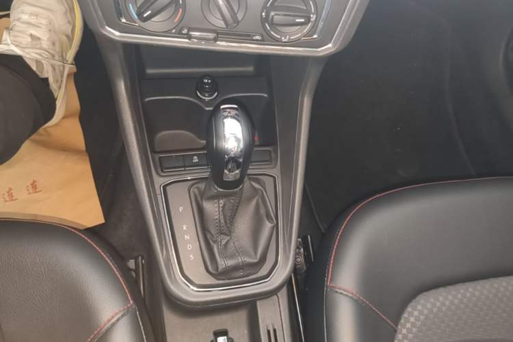 Used Volkswagen Santana 2018 Haval H9 1.5L Automatic Comfort Edition Gear Lever