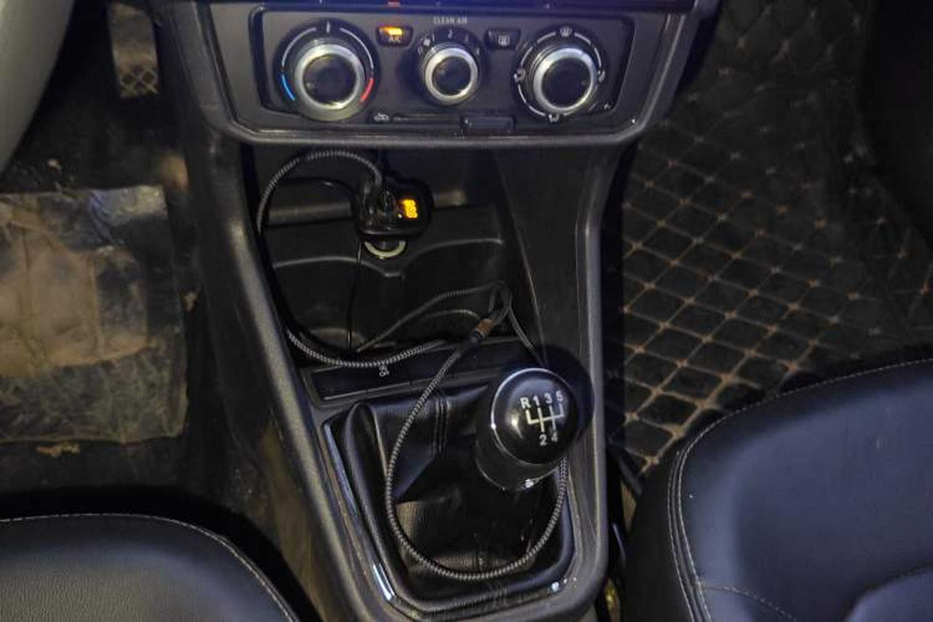 Used Volkswagen Santana 2018 1.5L Manual Fashion Edition Gear Lever