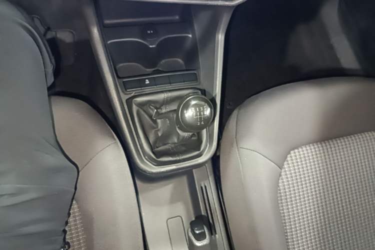 Used Volkswagen Santana 2018 1.5L Manual Fashion Edition Gear Lever