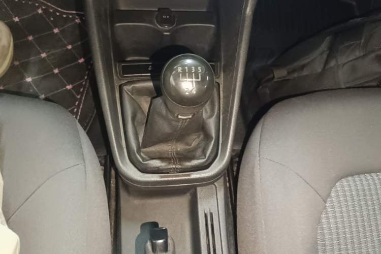 Used Volkswagen Santana 2018 1.5L Manual Fashion Edition Gear Lever