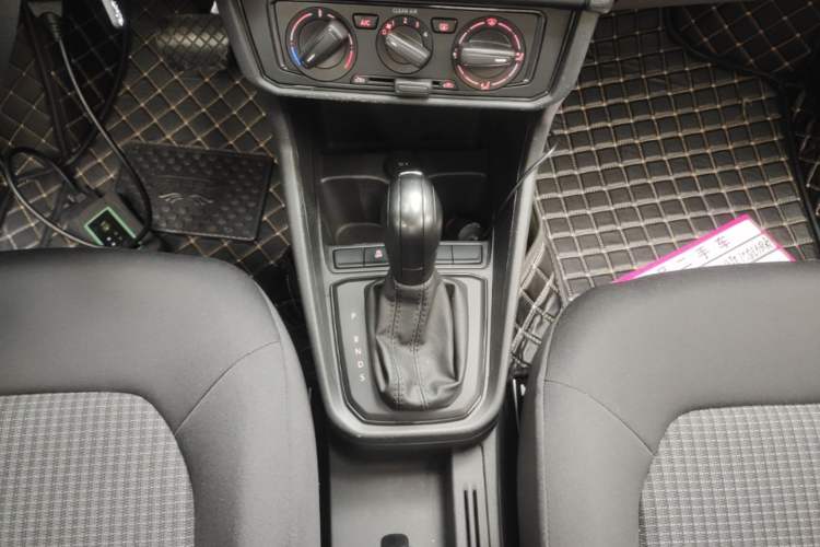 Used Volkswagen Santana 2018 1.5L Automatic Fashion Edition Gear Lever