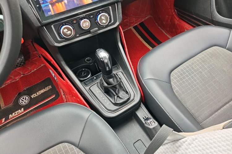 Used Volkswagen Santana 2018 1.5L Automatic Comfort Edition Gear Lever