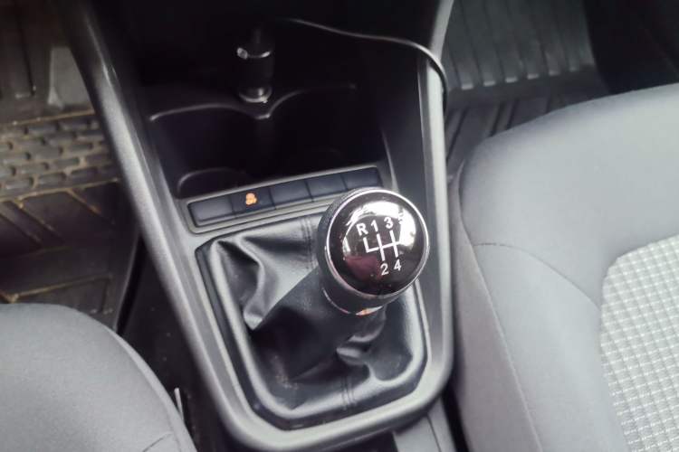 Used Volkswagen Santana 2018 1.5L Manual Fashion Edition Gear Lever