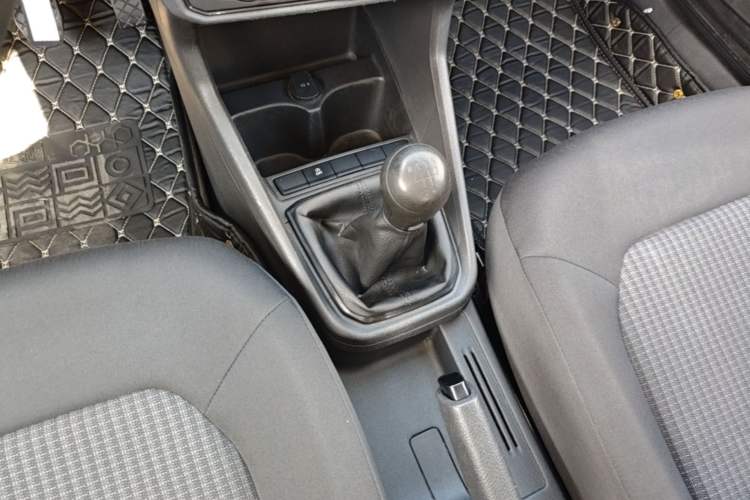 Used Volkswagen Santana 2018 1.5L Manual Fashion Edition Gear Lever