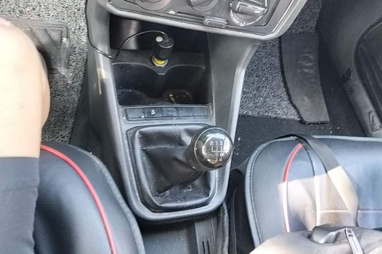 Used Volkswagen Santana 2018 1.5L Manual Fashion Edition Gear Lever