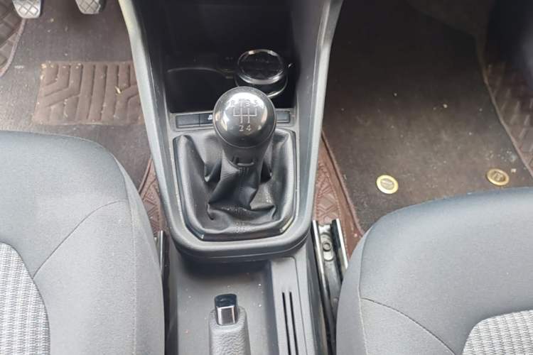Used Volkswagen Santana 2018 1.5L Manual Fashion Edition Gear Lever