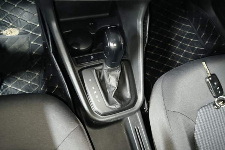 Used Volkswagen Santana 2018 1.5L Automatic Fashion Edition Gear Lever