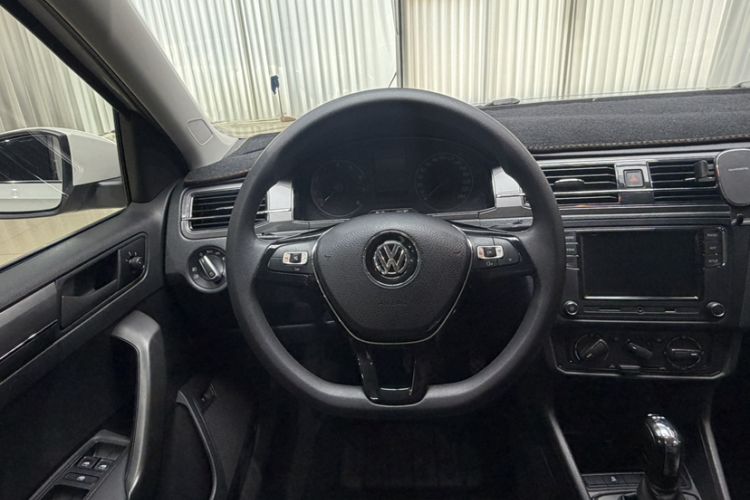 Used Volkswagen Santana 2018 1.5L Automatic Fashion Edition Interior 1