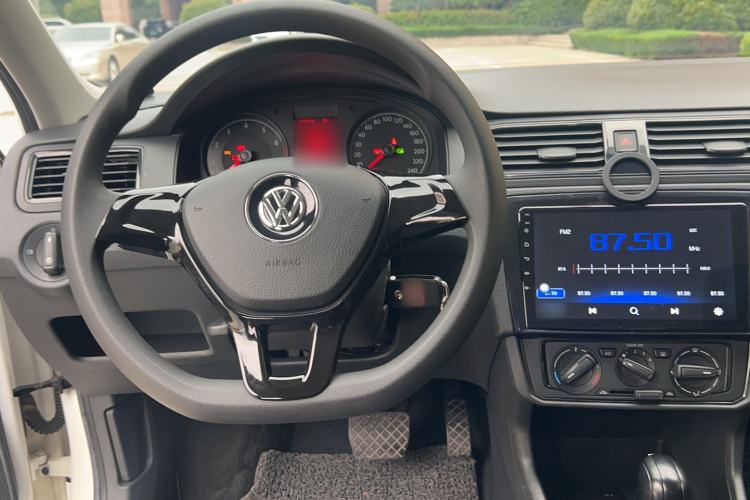 Used Volkswagen Santana 2018 1.5L Automatic Fashion Edition Interior 1