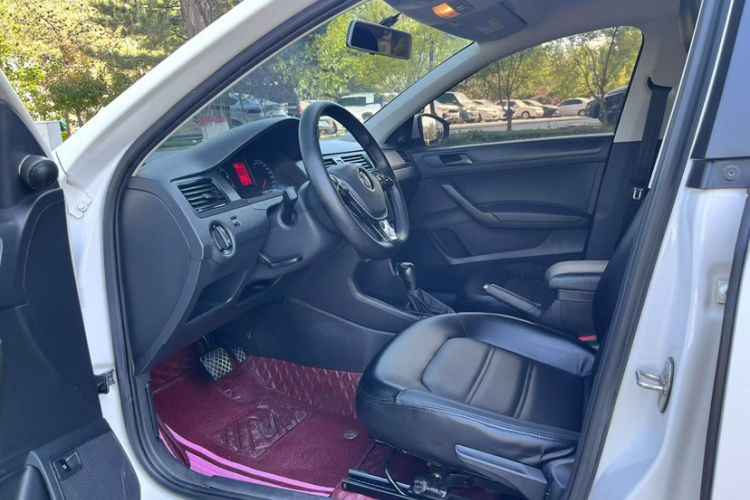 Used Volkswagen Santana 2018 1.5L Automatic Fashion Edition Interior 1