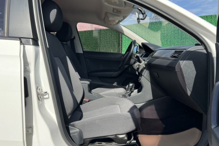 Used Volkswagen Santana 2018 1.5L Automatic Fashion Edition Interior 3