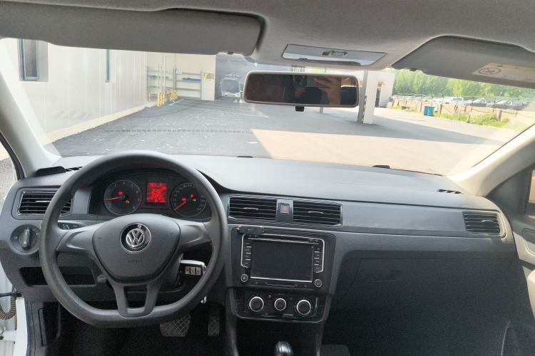 Used Volkswagen Santana 2018 1.5L Automatic Fashion Edition Interior 3