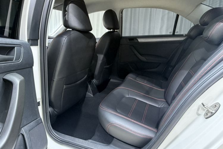 Used Volkswagen Santana 2018 1.5L Automatic Fashion Edition Interior 3