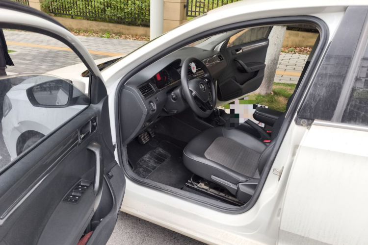 Used Volkswagen Santana 2018 1.5L Automatic Comfort Edition Interior 3
