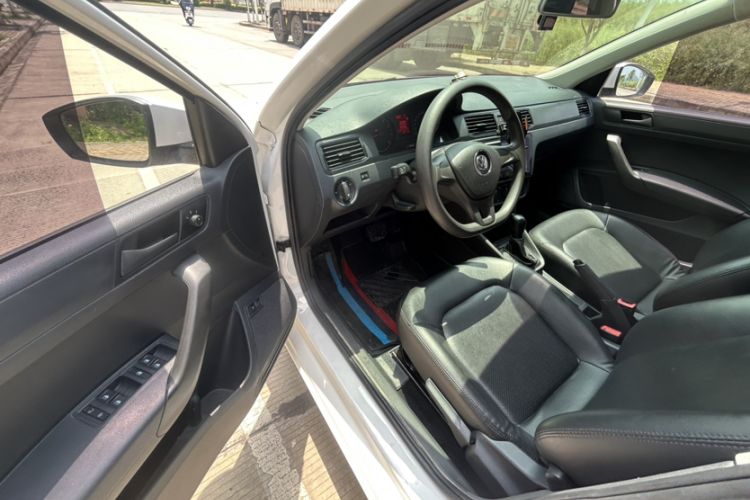 Used Volkswagen Santana 2018 1.5L Automatic Fashion Edition Interior 3
