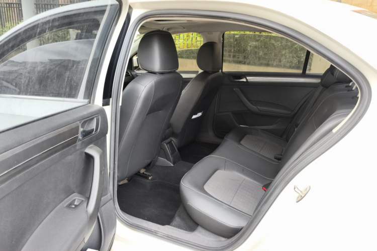Used Volkswagen Santana 2018 1.5L Automatic Comfort Edition Interior 4