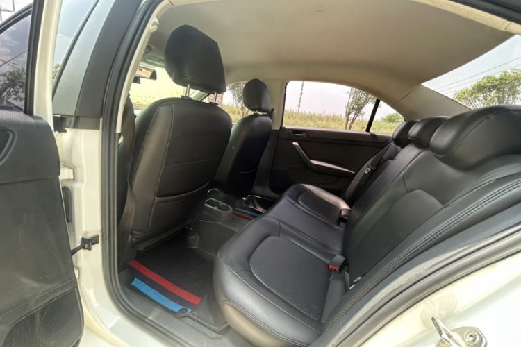 Used Volkswagen Santana 2018 1.5L Automatic Fashion Edition Interior 4