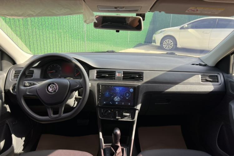 Used Volkswagen Santana 2018 1.5L Automatic Fashion Edition Interior 8