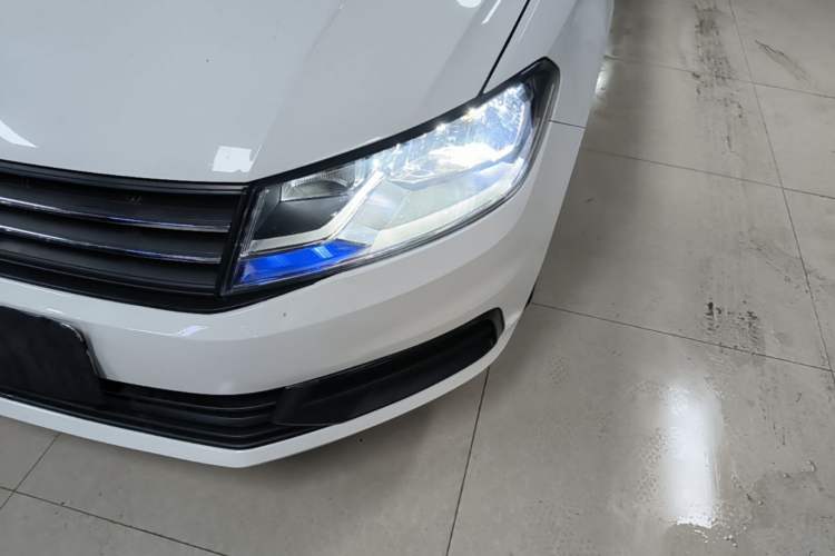 Used Volkswagen Santana 2018 1.5L Automatic Fashion Edition Left Front Headlight