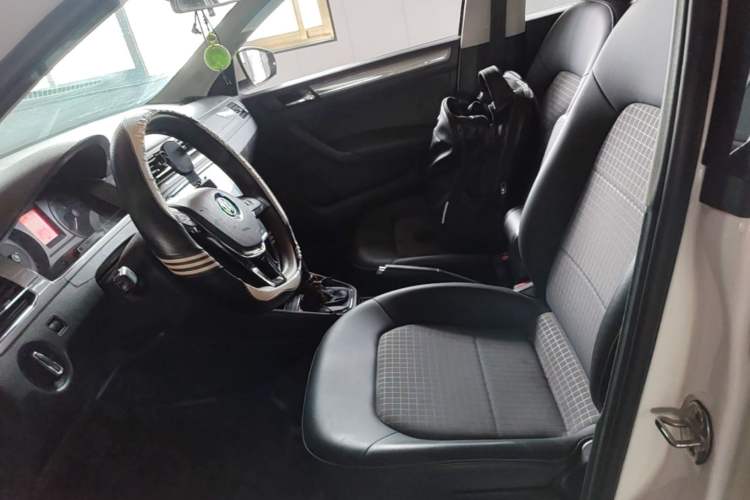 Used Volkswagen Santana 2018 1.5L Automatic Comfort Edition Left Front Seat