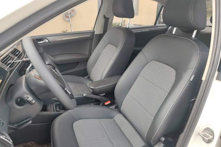 Used Volkswagen Santana 2018 1.5L Manual Comfort Edition Left Front Seat