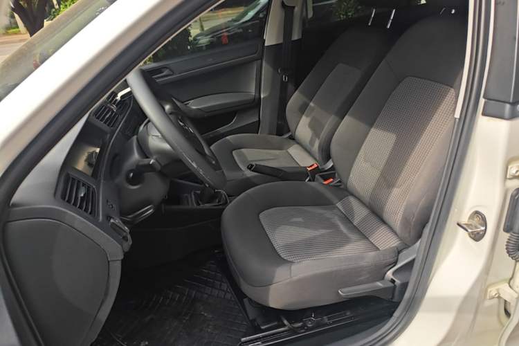 Used Volkswagen Santana 2018 1.5L Manual Fashion Edition Left Front Seat