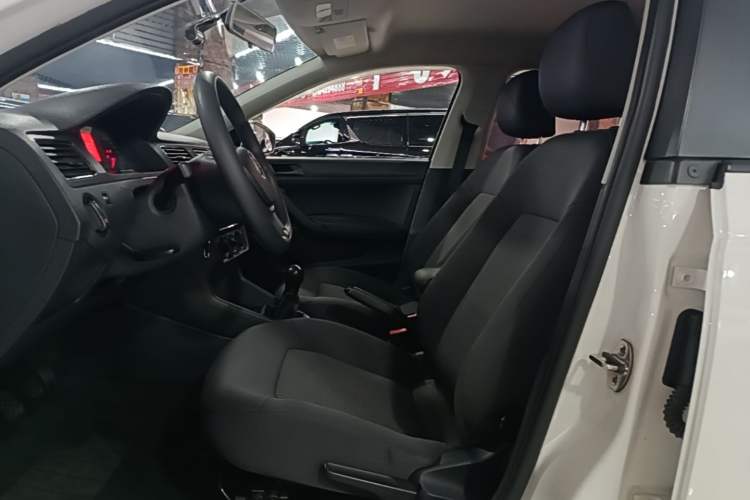 Used Volkswagen Santana 2018 1.5L Manual Fashion Edition Left Front Seat