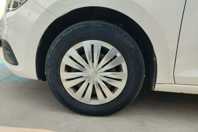Used Volkswagen Santana 2018 1.5L Manual Fashion Edition Left Front Wheel Hub