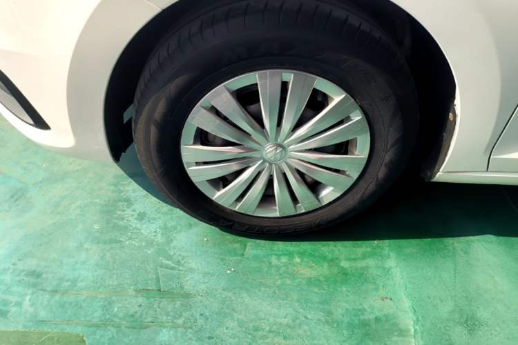 Used Volkswagen Santana 2018 1.5L Manual Fashion Edition Left Front Wheel Hub