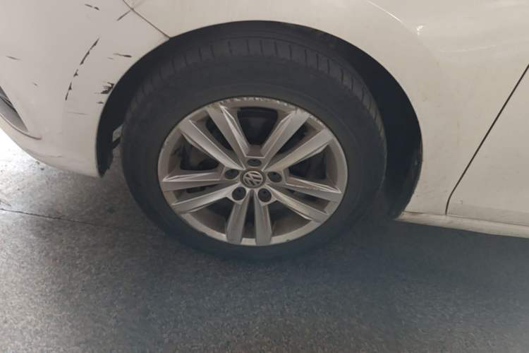 Used Volkswagen Santana 2018 1.5L Automatic Comfort Edition Left Front Wheel Hub