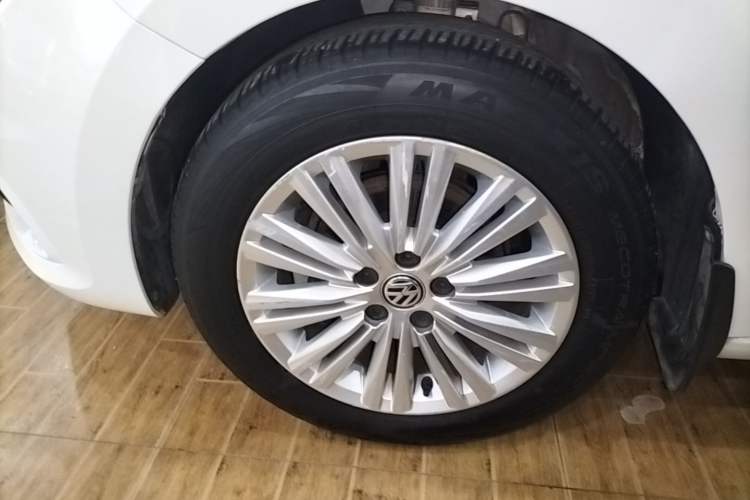 Used Volkswagen Santana 2018 1.5L Automatic Comfort Edition Left Front Wheel Hub