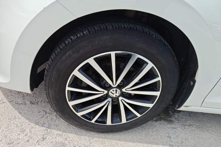 Used Volkswagen Santana 2018 1.5L Automatic Fashion Edition Left Front Wheel Hub