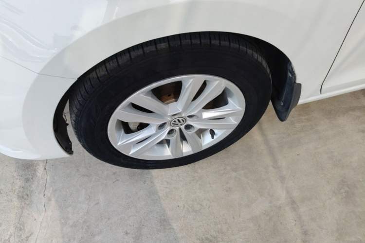 Used Volkswagen Santana 2018 1.5L Manual Comfort Edition Left Front Wheel Hub