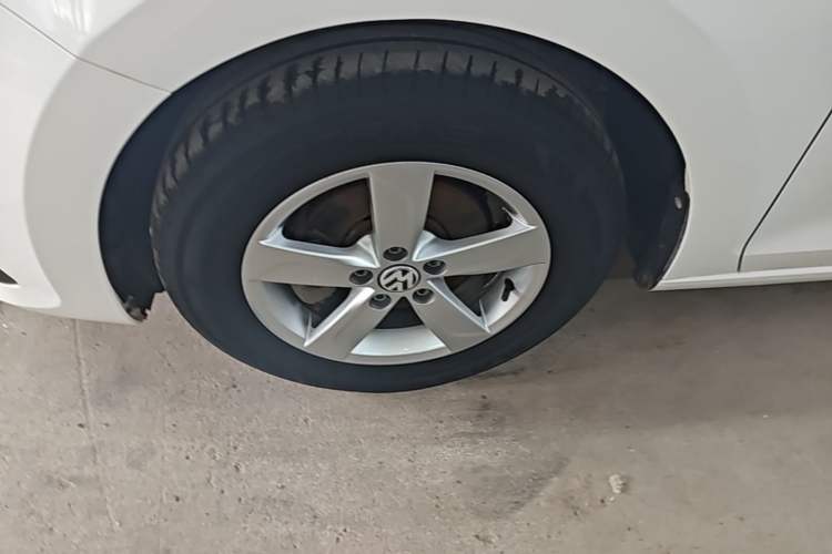 Used Volkswagen Santana 2018 1.5L Manual Fashion Edition Left Front Wheel Hub