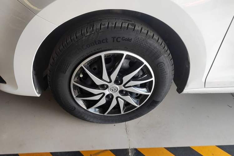 Used Volkswagen Santana 2018 1.5L Manual Fashion Edition Left Front Wheel Hub