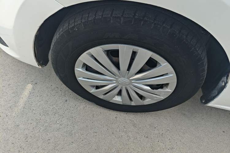 Used Volkswagen Santana 2018 1.5L Manual Fashion Edition Left Front Wheel Hub