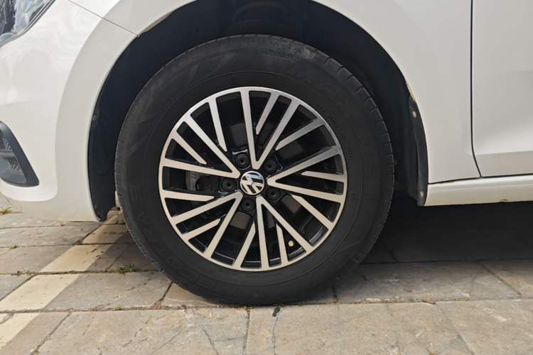 Used Volkswagen Santana 2018 1.5L Manual Fashion Edition Left Front Wheel Hub