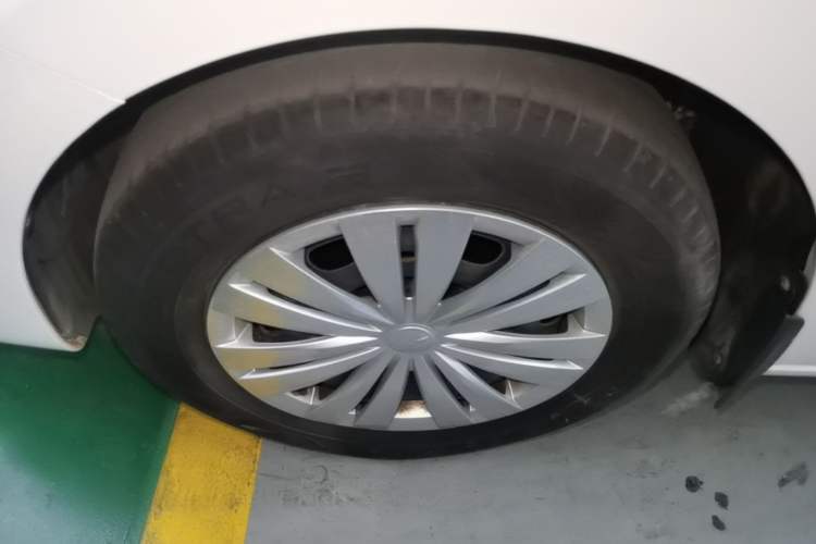 Used Volkswagen Santana 2018 1.5L Manual Fashion Edition Left Front Wheel Hub