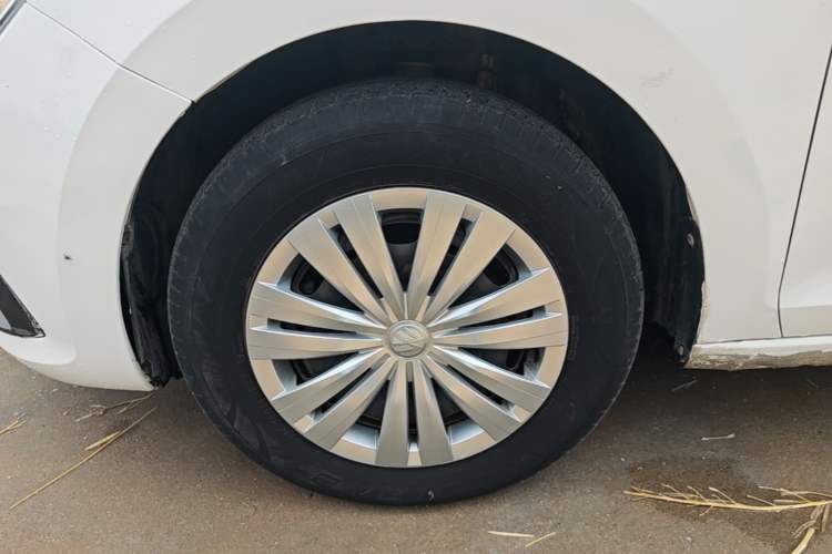 Used Volkswagen Santana 2018 1.5L Manual Fashion Edition Left Front Wheel Hub