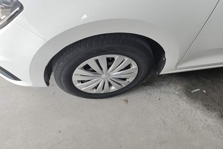 Used Volkswagen Santana 2018 1.5L Automatic Fashion Edition Left Front Wheel Hub