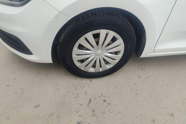 Used Volkswagen Santana 2018 1.5L Automatic Fashion Edition Left Front Wheel Hub