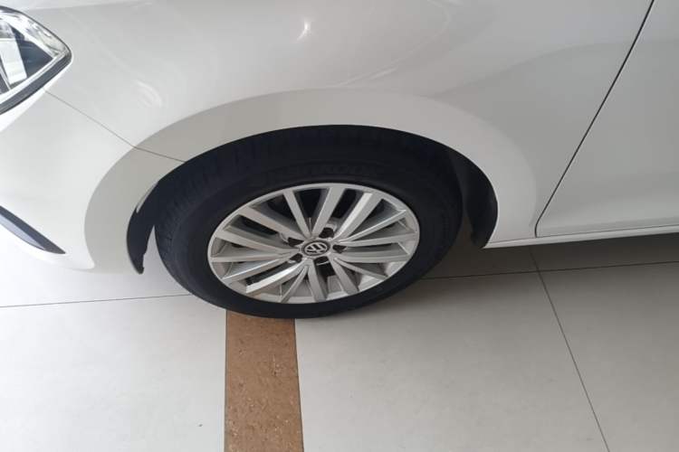 Used Volkswagen Santana 2018 Haval H9 1.5L Automatic Comfort Edition Left Front Wheel Hub