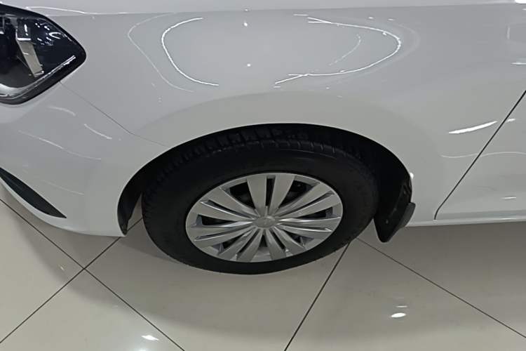 Used Volkswagen Santana 2018 1.5L Manual Fashion Edition Left Front Wheel Hub