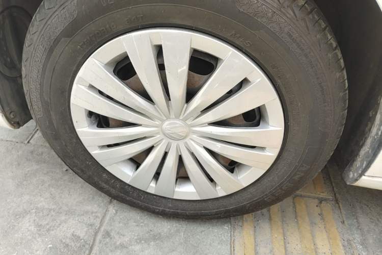 Used Volkswagen Santana 2018 1.5L Manual Fashion Edition Left Front Wheel Hub