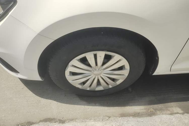 Used Volkswagen Santana 2018 1.5L Manual Fashion Edition Left Front Wheel Hub