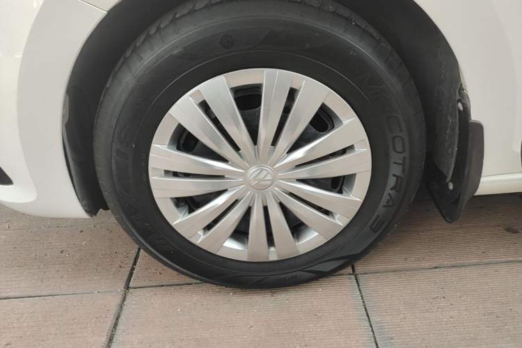 Used Volkswagen Santana 2018 1.5L Automatic Fashion Edition Left Front Wheel Hub