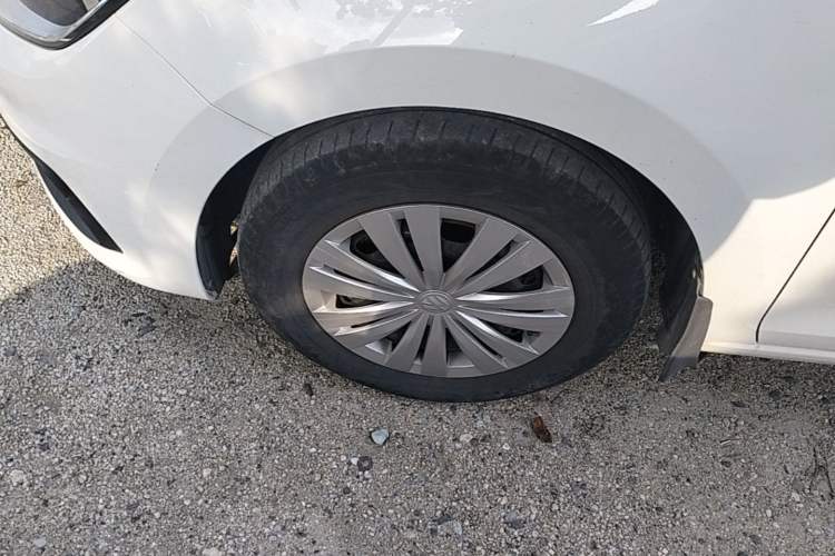 Used Volkswagen Santana 2018 1.5L Manual Fashion Edition Left Front Wheel Hub