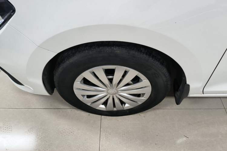 Used Volkswagen Santana 2018 1.5L Automatic Fashion Edition Left Front Wheel Hub