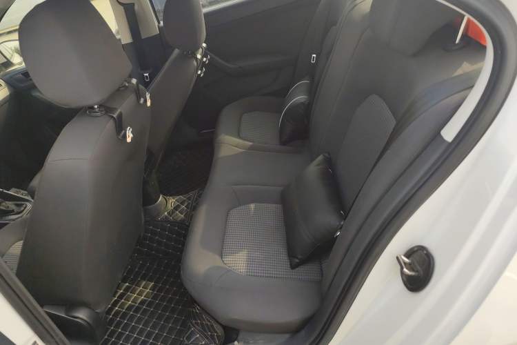 Used Volkswagen Santana 2018 1.5L Automatic Fashion Edition Left Rear Seat