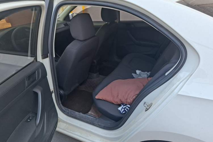 Used Volkswagen Santana 2018 1.5L Automatic Fashion Edition Left Rear Seat